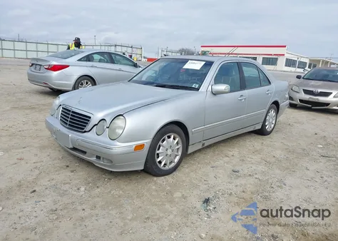 2000 Mercedes-Benz E 320 from USA, damaged, VIN WDBJF65J5YB147534